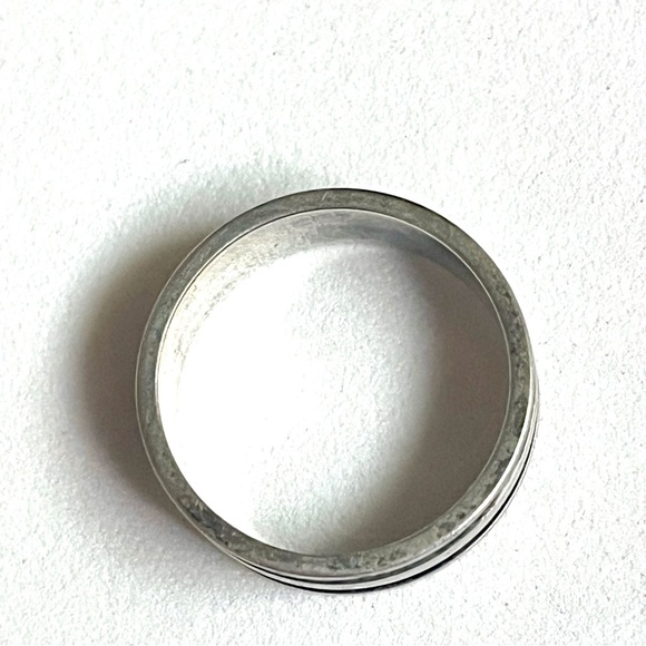 Stylish Silver and Black Ring by Elizabeth Garvin Designs New - Picture 3 of 10